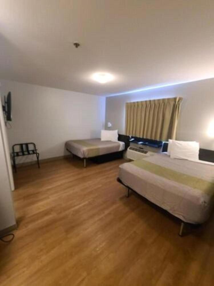 Quadruple Room - Smoking interior